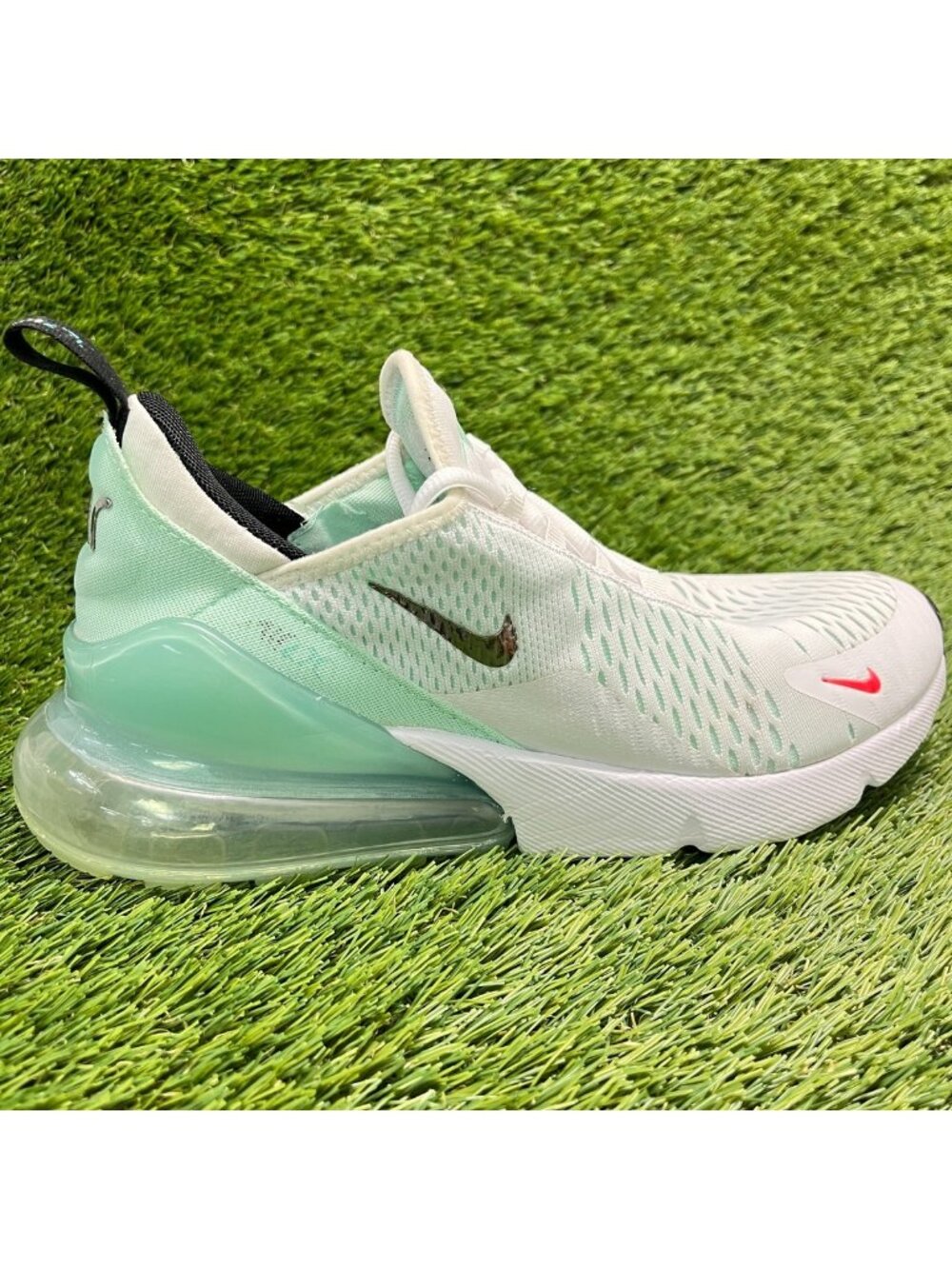 Nike Air Max 270 Womens Size 10 White Green Athletic Running Shoes Sneakers